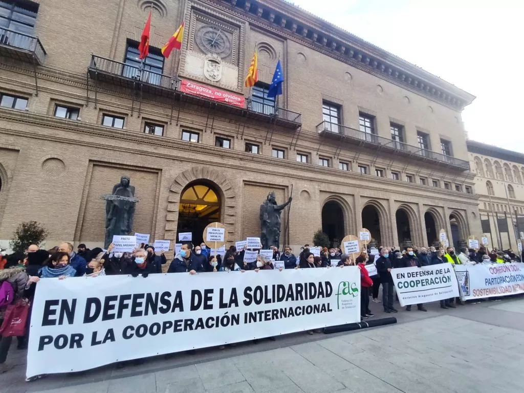 Concentracion-presupuestos-insolidarios-2022-Zaragoza