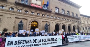 Concentracion-presupuestos-insolidarios-2022-Zaragoza