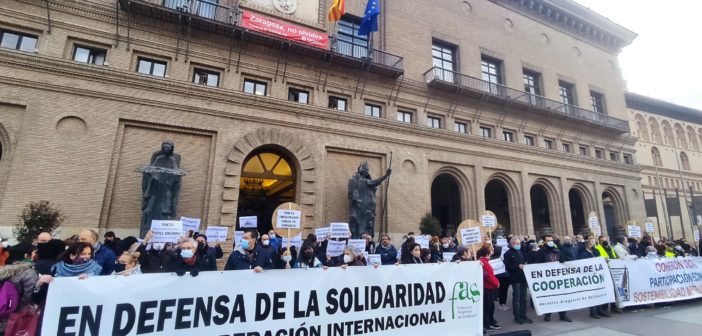 Concentracion-presupuestos-insolidarios-2022-Zaragoza