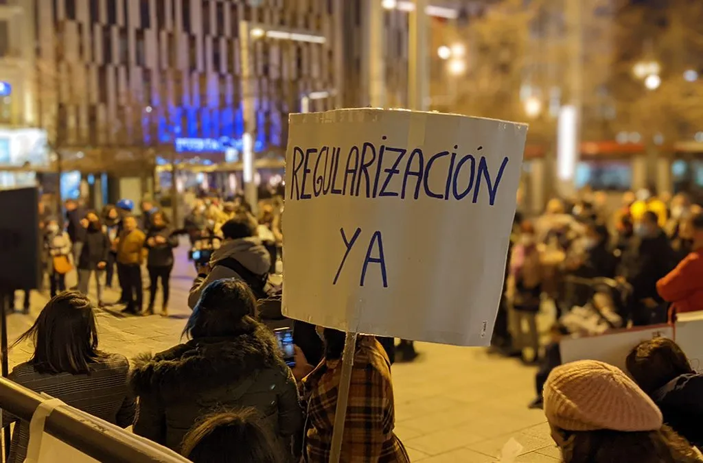Apoyo a personas con la Regularización Extraordinaria